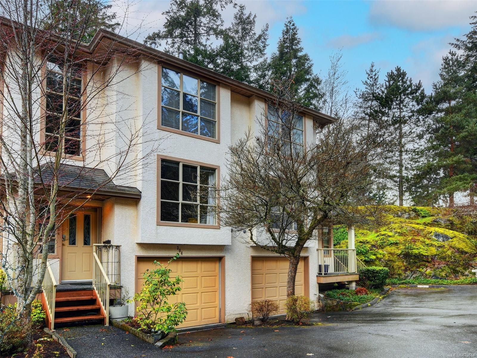 I have sold a property at 304 510 Marsett Pl in Saanich
